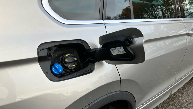 Volkswagen Tiguan 2.0 TDi 150 R-Line 5dr DSG Diesel Estate